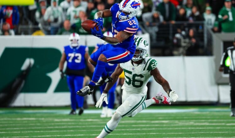 Photo-Bills-rookie-Ray-Davis-with-a-big-catch-on-a-pass-from-Josh-Allen-during-the-Monday-Night-Football-victory.-Photo-by-Bill-WippertBuffalo-Bills
